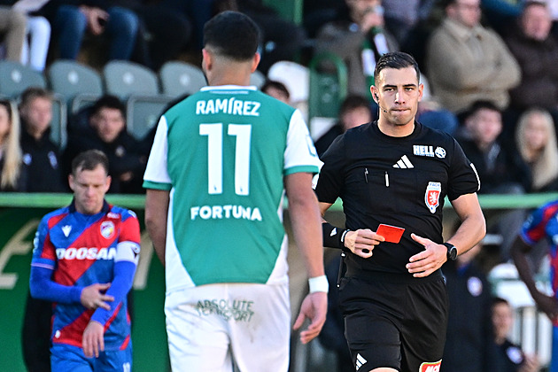 Jemelka jen žlutá, Ramírezovo vyloučení také v pořádku. Komise sudí podržela