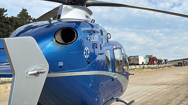 Zřejmě se mu to jen zdálo. Řidič hlásil pád letounu, policisté a hasiči nic nenašli