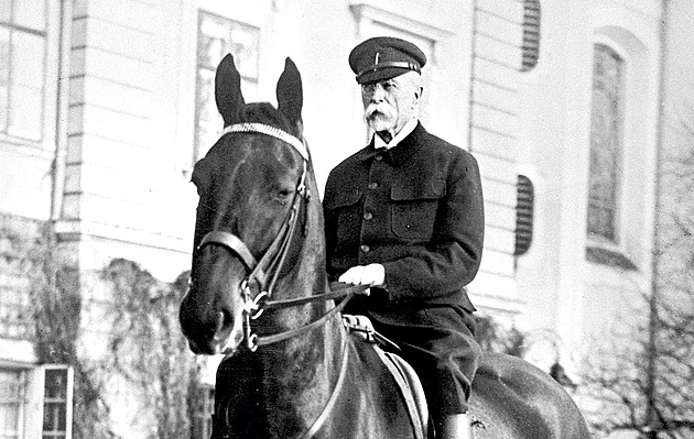 Oslavy před 100 lety: plný Václavák, dělové salvy a Kramářův patos v novinách