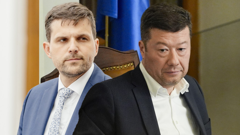 Dusno ve Sněmovně: Nic nekomentujte, vyjel Hladík na Okamuru. Vytočila ho tajemná poznámka