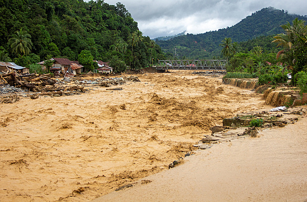 Monzunová apokalypsa v jihovýchodní Asii, záplavy a sesuvy už mají stovky obětí