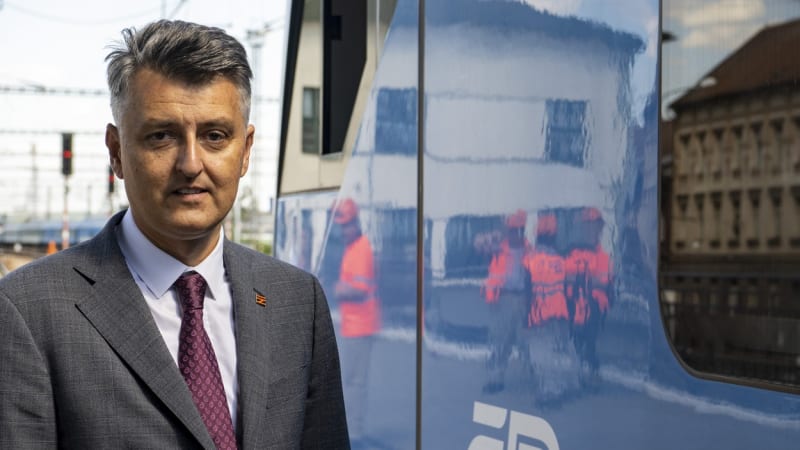 Šéf Správy železnic by měl být odvolán po víkendu, říká Kupka. Chystá se mimořádné jednání