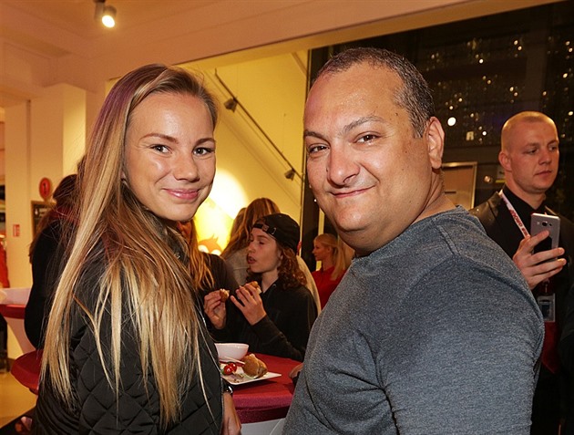 Hezucký podlehl nádoru, který zasáhl játra. Odešel klidně, prozradila manželka