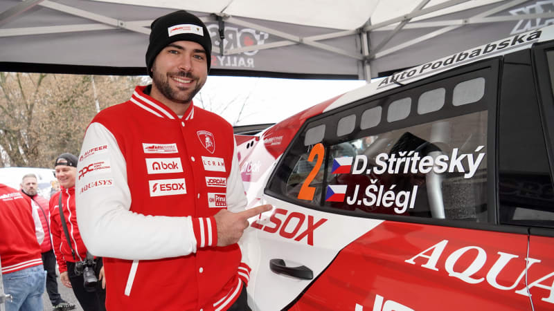 Vozy s barvami CNN Prima NEWS zářily na pražském Rallysprintu