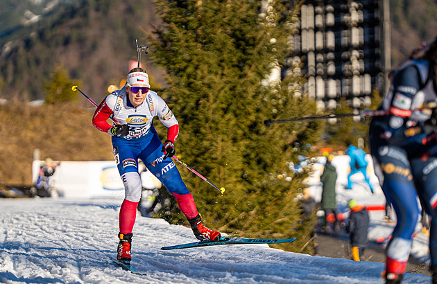 Patnáct přesně, pak chyby. Charvátová ve stíhačce jela o pódium, slaví Vittozziová