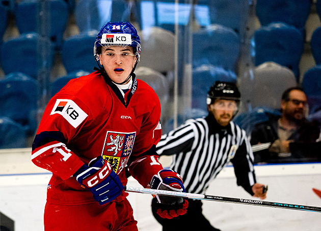 Dvacítka v přípravě na MS ztratila náskok, Lotyše ale v prodloužení porazila