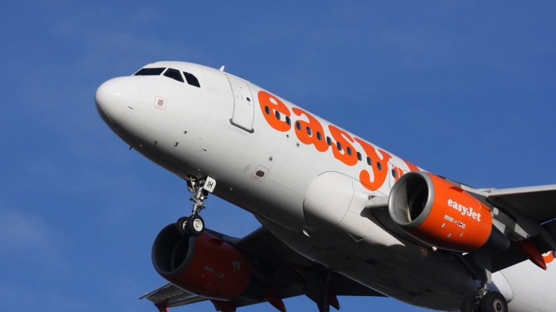 Hororový návrat z dovolené: Rodina vzala do letadla mrtvou babičku. Je unavená, tvrdili