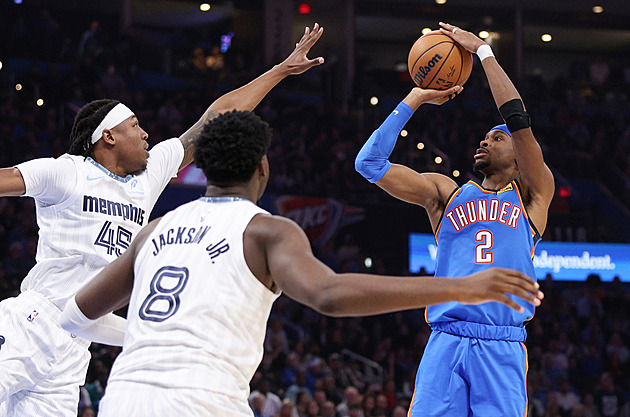 Šampioni z Oklahomy jsou doma dál bezchybní, Denver začal obdivuhodnou šňůrou