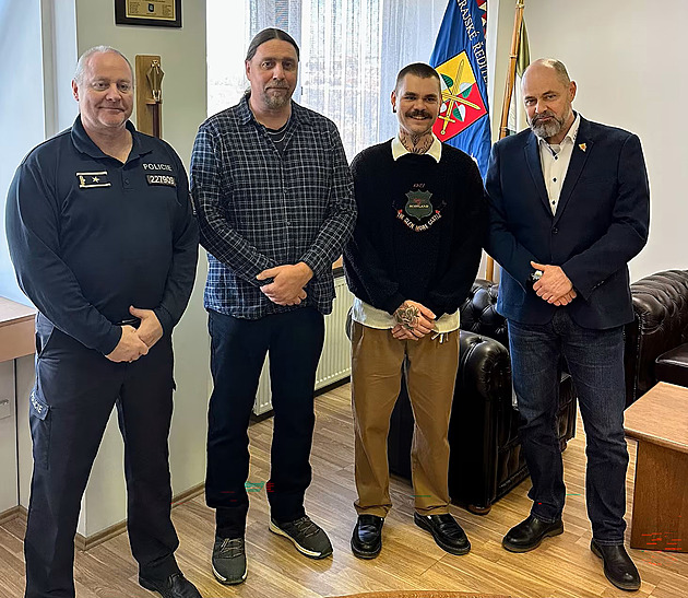 Hrdinové z jižních Čech. Otec se synem v ledové vodě zachránili tonoucí se chlapce