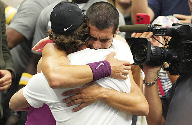 Mladá hvězda, přísný trenér a bublající napětí. Co způsobilo velký tenisový šok?