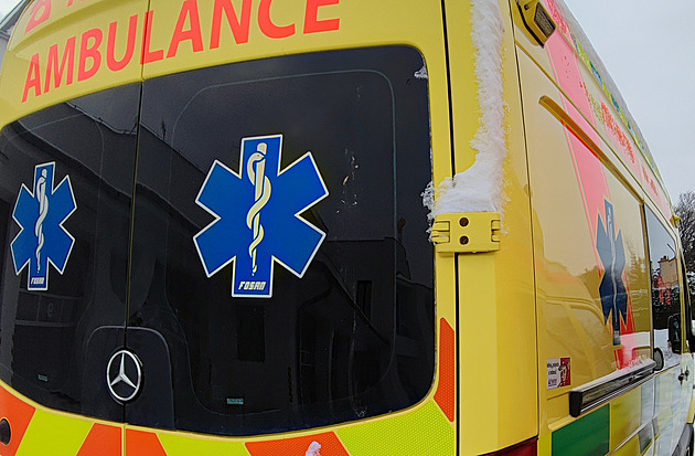 Sedmiletého chlapce v Ostravě zranila odpálená petarda, skončil v nemocnici