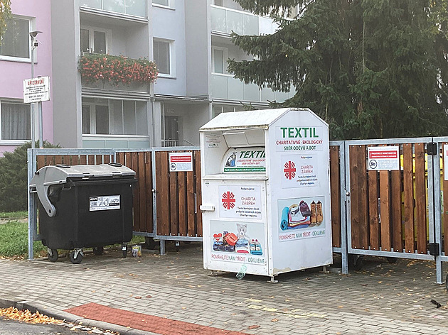 Stop odpadové turistice. Před přespolními střeží popelnice kamerami, hrozí jim tresty