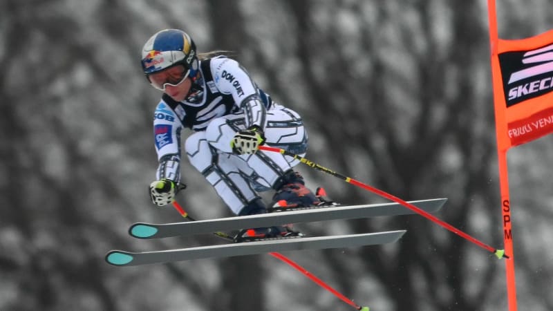 Skvělá Ledecká: Těsně před olympiádou skončila na lyžích třetí v superobřím slalomu