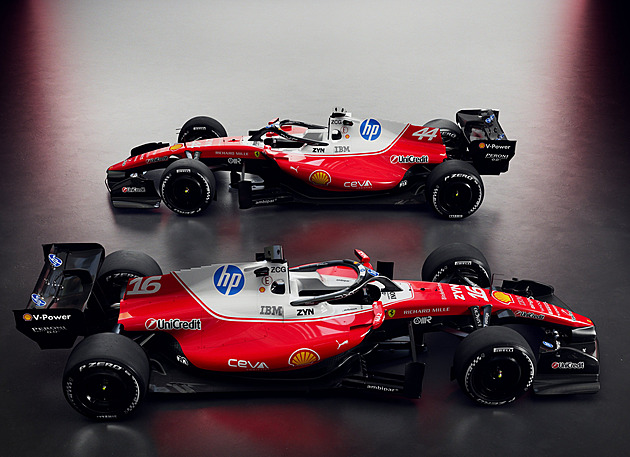 Takto vypadá nové Ferrari. Podívejte se, v čem budou závodit Hamilton a Leclerc