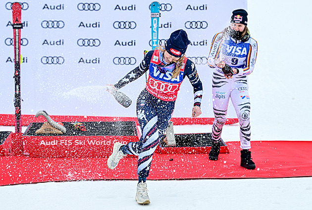 Glóbus pro královnu. Shiffrinová ovládla slalom ve Špindlu a slaví triumf v disciplíně
