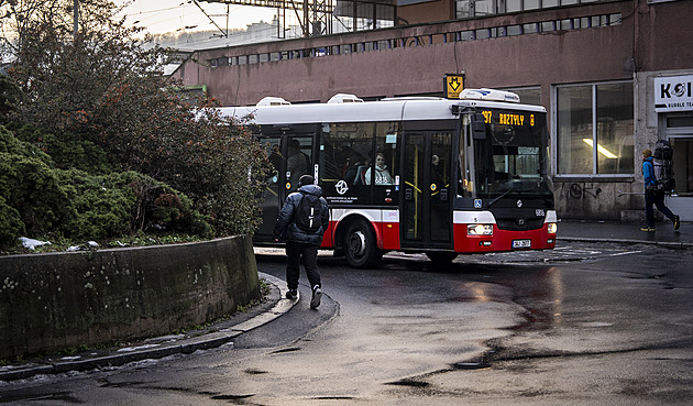 Nechceme čekat na další tragédii. Nebezpečný úsek u smíchovského nádraží dozná změn