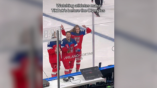 Než padlo první buly. Hokejistky točily videa pro sebe, zahrnuly i Stranger Things