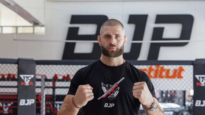 Poprvé otcem a znovu šampionem UFC? Procházku čeká nejvýznamnější měsíc života