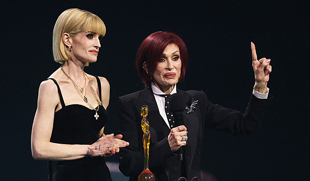 Vypadáš jako mrtvola, píší hejtři Kelly Osbourne. Poslala jim drsný vzkaz