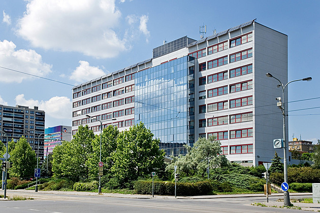 Poplach na ministerstvu. Čtyři sta úředníků se muselo evakuovat kvůli ptačí budce