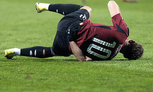 Smutná večerní linka do Prahy. Jak Sparta a Slavia otevřely cestu k poháru