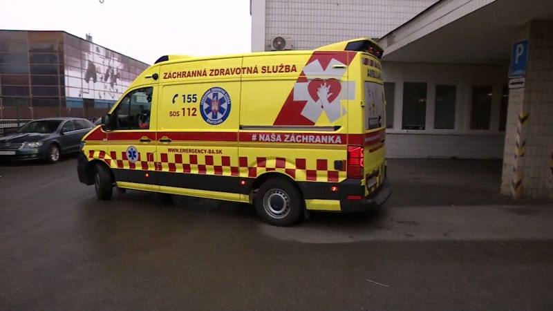 Tragická nehoda na slovenské pumpě: Dítě zemřelo po srážce s autem. Řídil jeho otec