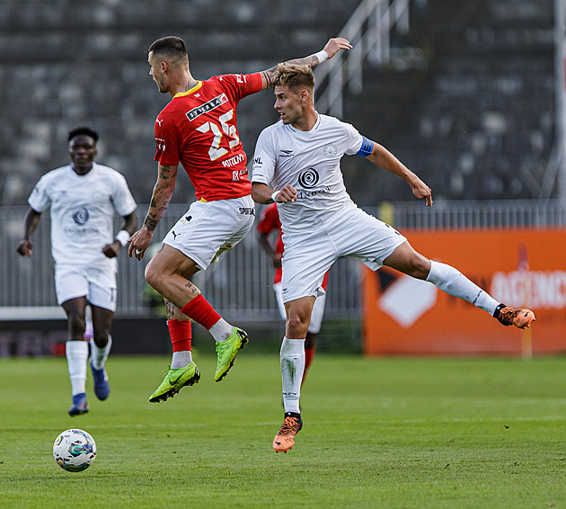 Korupční kauza na Moravě: Zradit měl kapitán Vyškova, v Brně byla i šikana