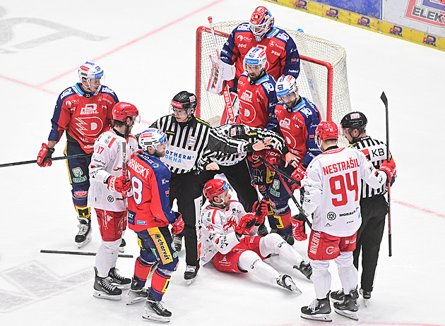 ONLINE: Pardubice - Třinec 1:2. Kovařčík rychlou akcí dostává hosty do vedení