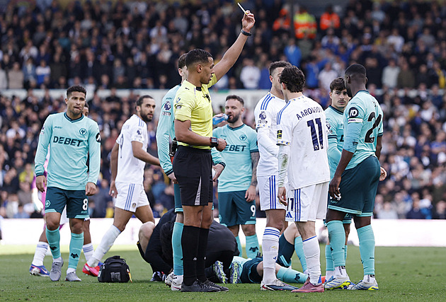 ONLINE: Wolves prohráli na Leedsu, Krejčí kvůli zranění střídal. Kinský opět v základu