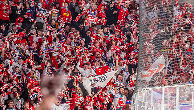 Téměř tisíc prázdných míst. Pardubice uznaly chyby, lístky na finále ale nezlevní