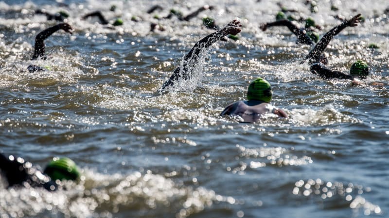 Influencerku vylovili po triatlonu mrtvou z jezera. Jen o den dřív pózovala Brazilka fanouškům