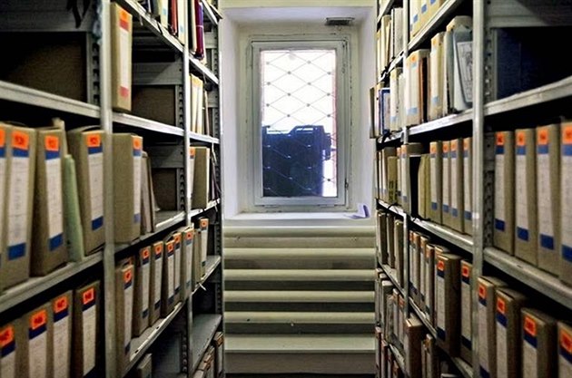 Chartista kvůli nátlaku odešel do exilu, po 40 letech se s důstojníkem StB potkal u soudu