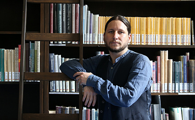 Akademická bouře mezi Brnem a Hradcem. Hrozbou není, hájí vyhozeného profesora