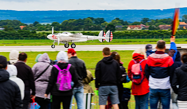 Aviatická pouť láká na stíhačku Typhoon i Šonkovu akrobacii