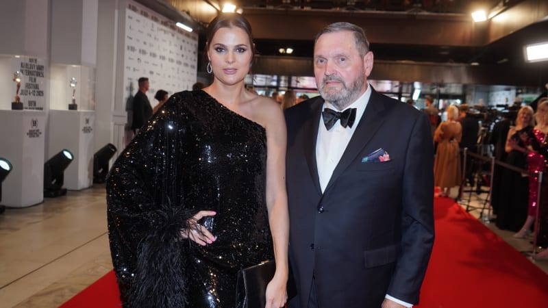 Video s nadávkami dětem Koktové hatí byznys. Sepsula ji i Bendová. Ornella prosí o slitování