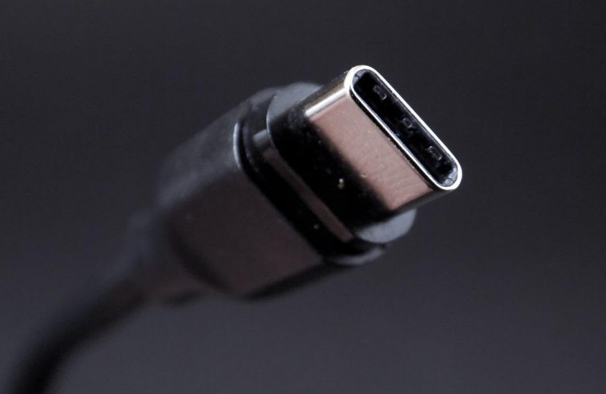 Konec proprietárním konektorům. V noteboocích v EU je od včerejška povinný port USB-C