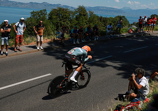 Vuelta ONLINE: Tarling po rodinné tragédii vede časovku v Monaku, chystá se Pogačar